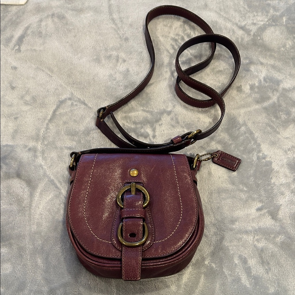 Coach Elegant Burgundy Leather Crossbody Bag